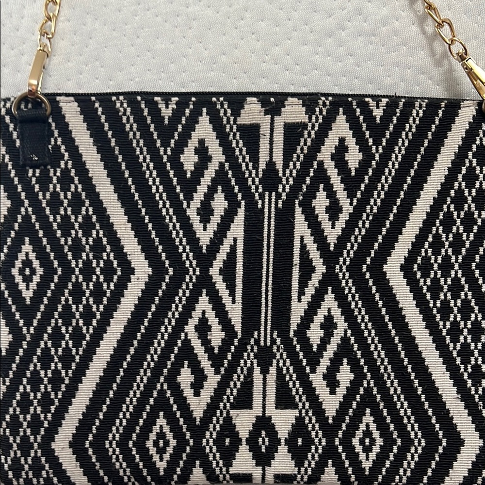 Black and Gold Embroidered Clutch with Art of beaded and mirrors Deco Design - Picture 4 of 7